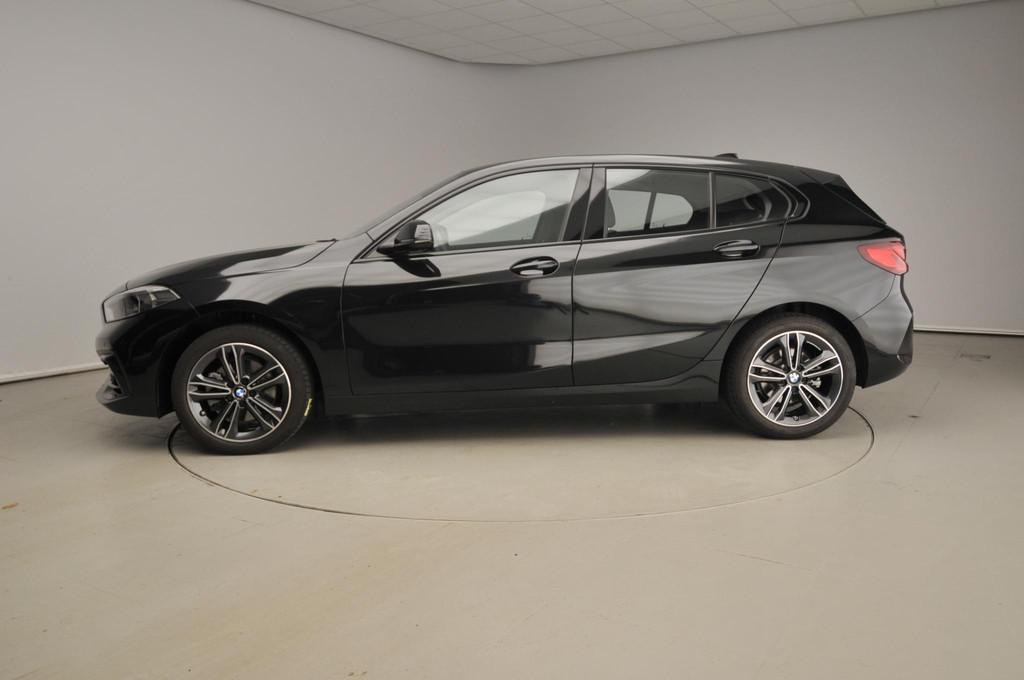 BMW 1 Serie 5-Deurs 118i | LED | Navigatie | Sportstoelen |, Auto's, BMW, 136 pk, Gebruikt, Met garantie (alle), Leder en Stof