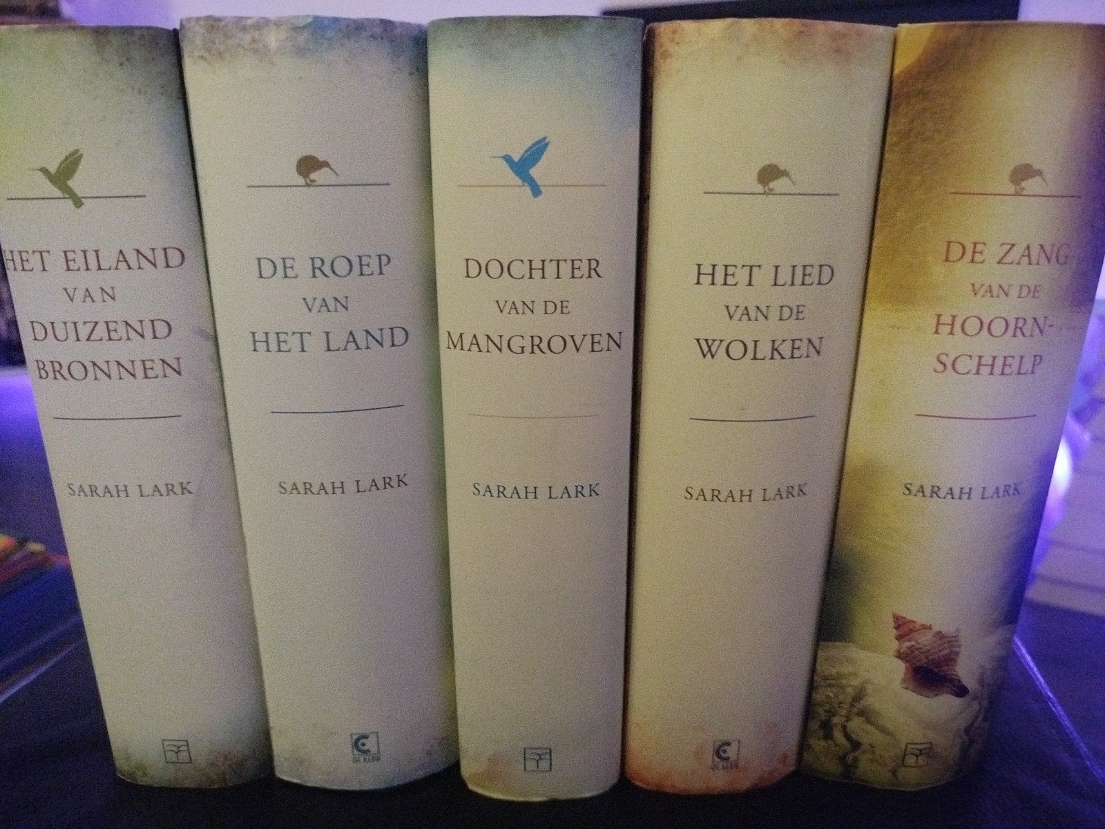 SARAH LARK COLLECTIE HARDCOVER 5 STUKS, Europa overig, Sarah Lark, Ophalen of Verzenden, Zo goed als nieuw