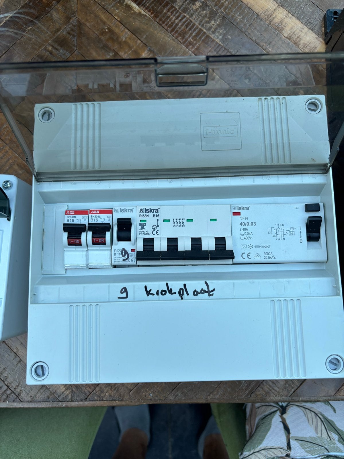 Iskra Groepenkast met ABB Aardlekautomaten, Ophalen, Gebruikt, Groepenkast