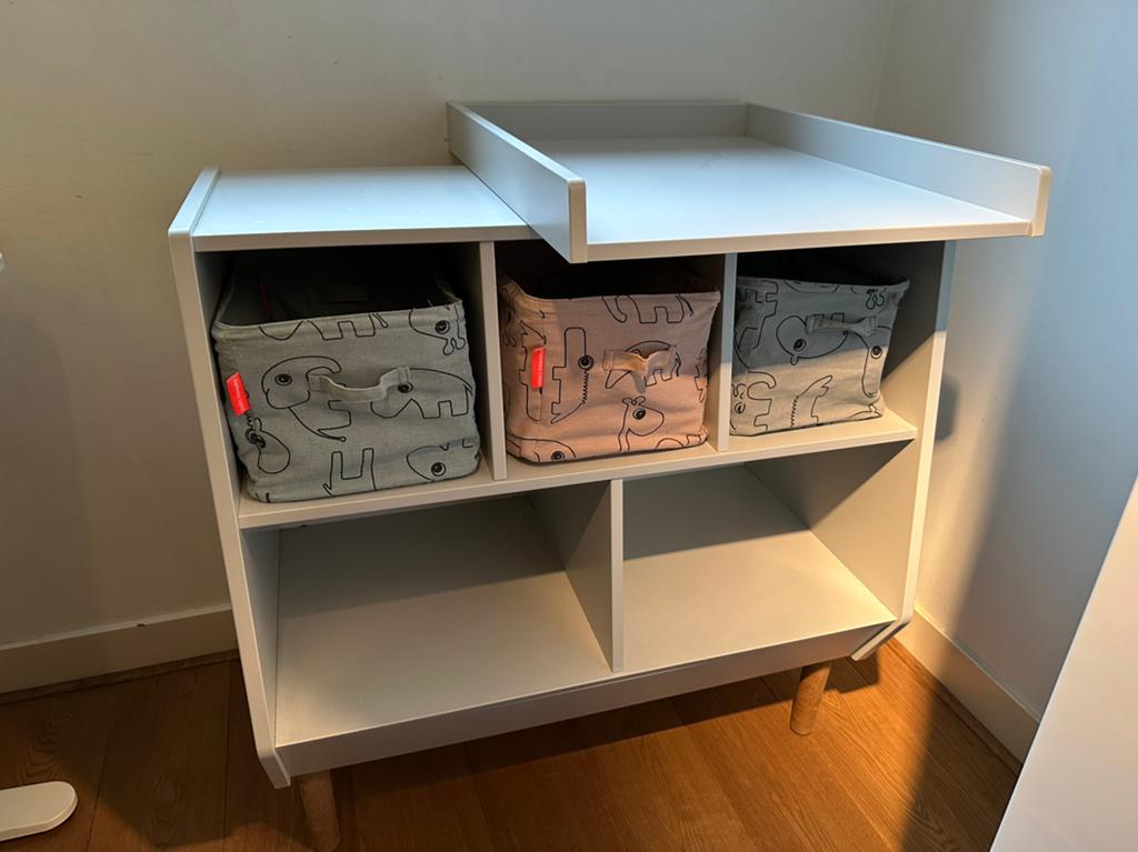 Prachtige commode/kast Done by Deer, babykamer, Ophalen, Zo goed als nieuw