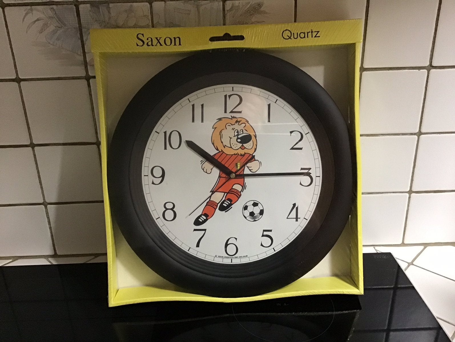 Klok Belgische voetbalbond Saxon quartz, Ophalen of Verzenden, Zo goed als nieuw, Wandklok