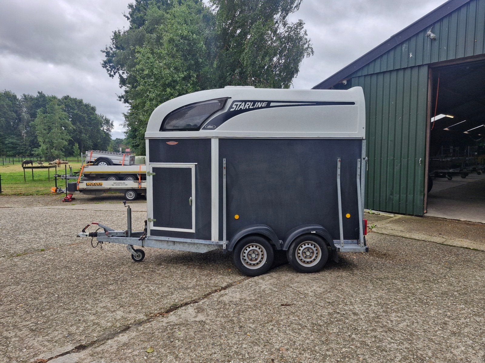 Atec 1,5p trailer met zadelkamer!, Dieren en Toebehoren, Paarden en Pony's | Trailers en Aanhangwagens, Ophalen, Gebruikt, -, -