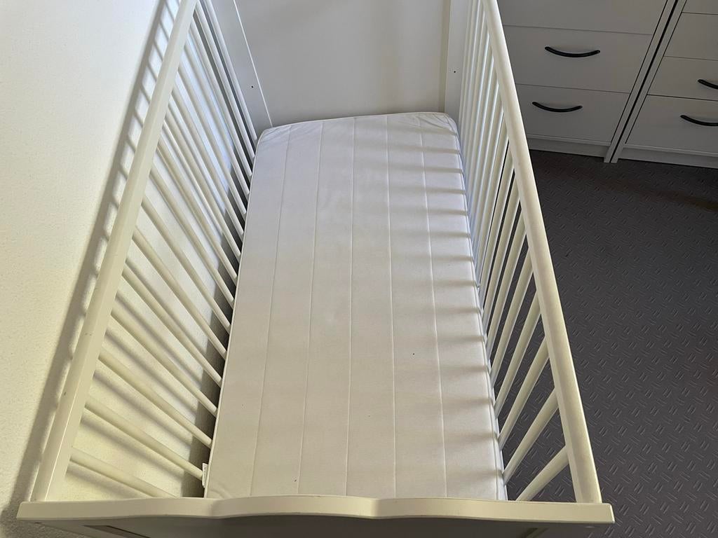 IKEA Baby/Peuter/Kinderbed 120x60 cm met matras, Kinderen en Baby's, Babywiegjes en Ledikanten, Zo goed als nieuw, Ledikant, Ophalen of Verzenden