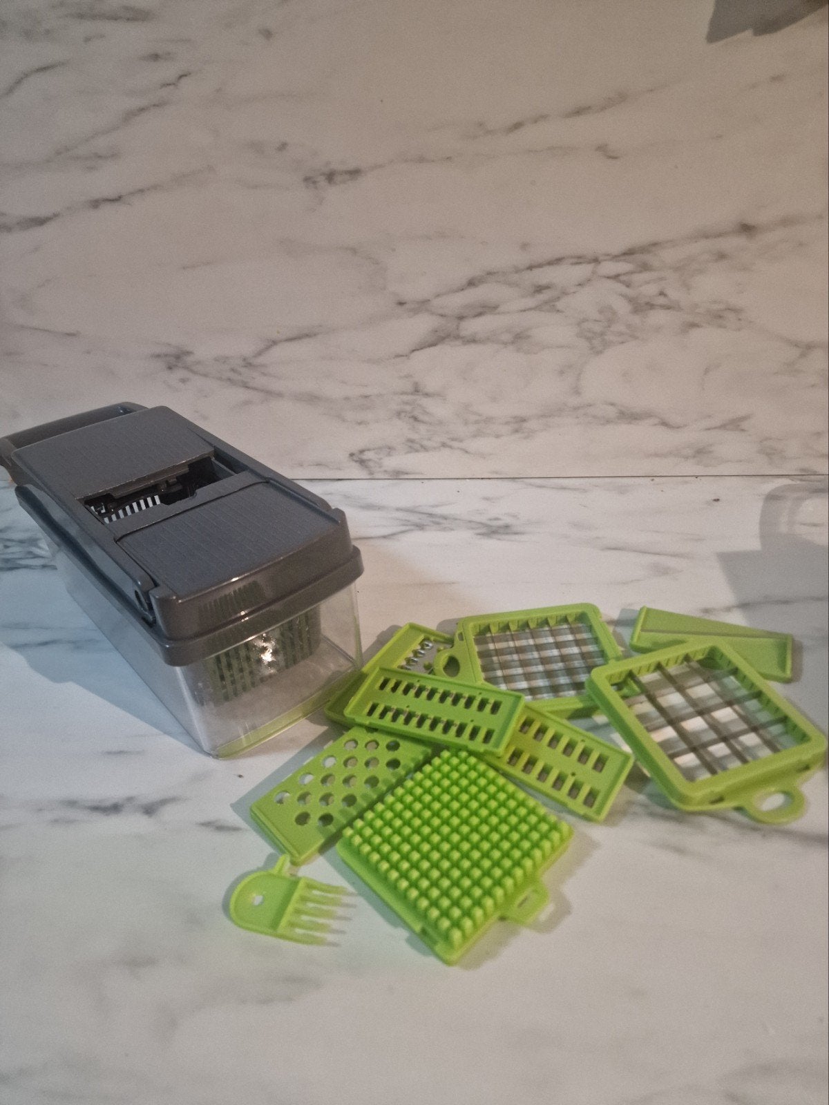 Multifunctionele groentesnijder - zo goed als nieuw, Kunststof, Ophalen of Verzenden, Zo goed als nieuw, Snijmachine