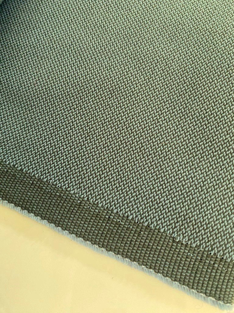 Kvadrat Revive 944 zachtblauw+olijfgroen; restant meubelstof, Hobby en Vrije tijd, Stoffen en Lappen, Nieuw, Overige materialen