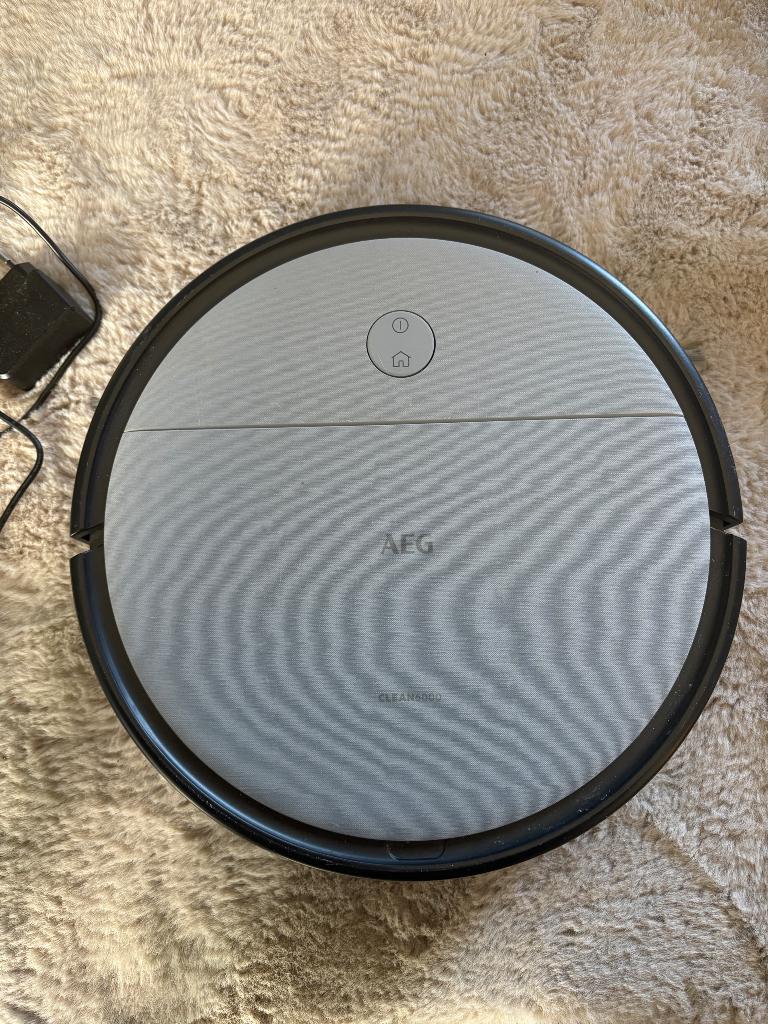 aeg robotstofzuiger, Ophalen of Verzenden, Zo goed als nieuw, Robotstofzuiger