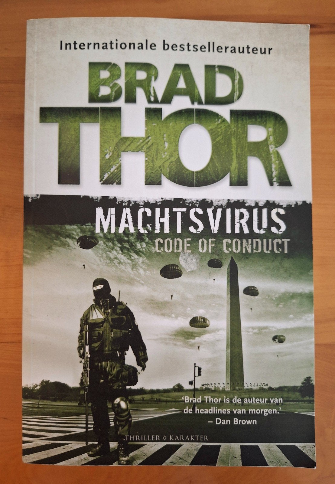 Brad Thor - Machtsvirus, Ophalen of Verzenden, Zo goed als nieuw