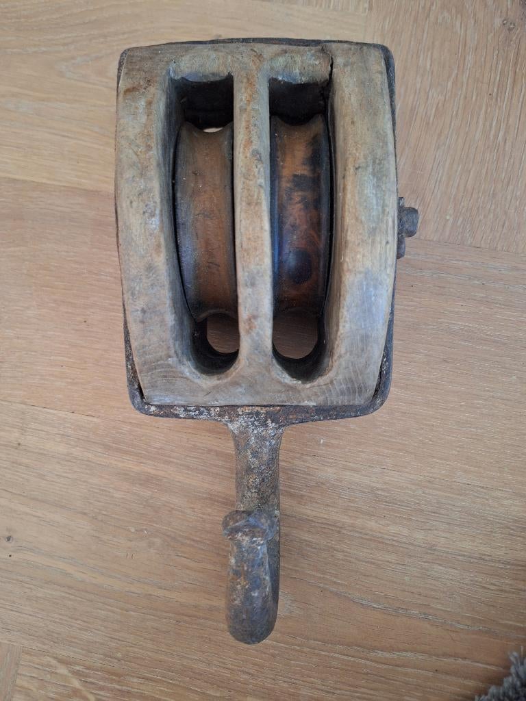 Houten katrol, Ophalen