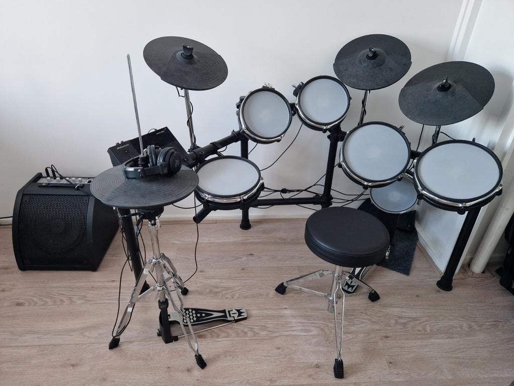 Millenium MPS-850 E-drumstel met versterker en koptelefoon, Muziek en Instrumenten, Drumstellen en Slagwerk, Ophalen, Zo goed als nieuw