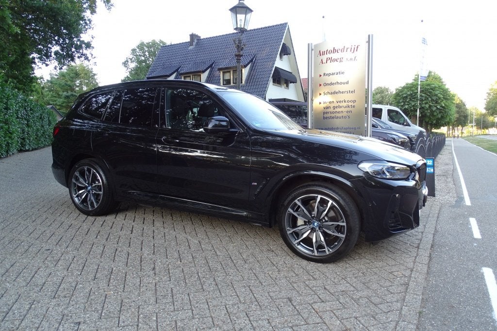 BMW X3 xDrive30e High Exe M-SPORT VOL Optie NWST (bj 2024), Auto's, Stof, Gebruikt, Plug-in hybride, Bedrijf