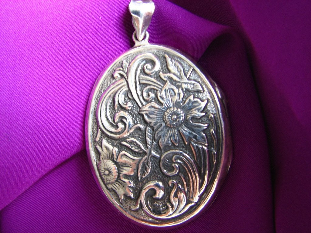 Mooi groot zilveren jugendstill medaillon - flowers, Sieraden, Tassen en Uiterlijk, Verzenden, Zilver, Hanger