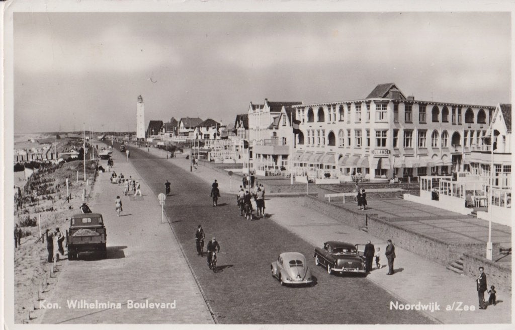 Noordwijk aan Zee met auto's , Chevrolet 210 , VW Kever, Ophalen of Verzenden, 1940 tot 1960, Gelopen, Zuid-Holland