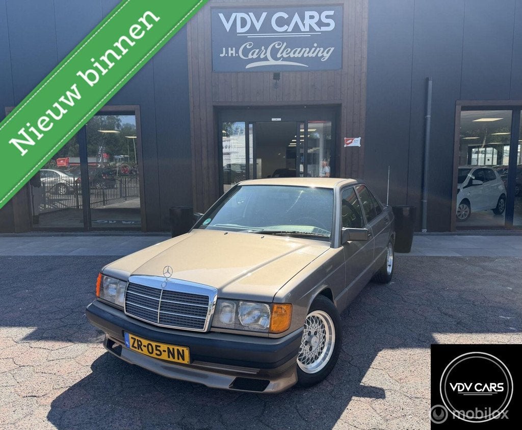 Mercedes 190-serie 1.8 E NL auto + NAP van 3e eigenaar!, Auto's, Mercedes-Benz, Achterwielaandrijving, Gebruikt, 4 cilinders, Beige