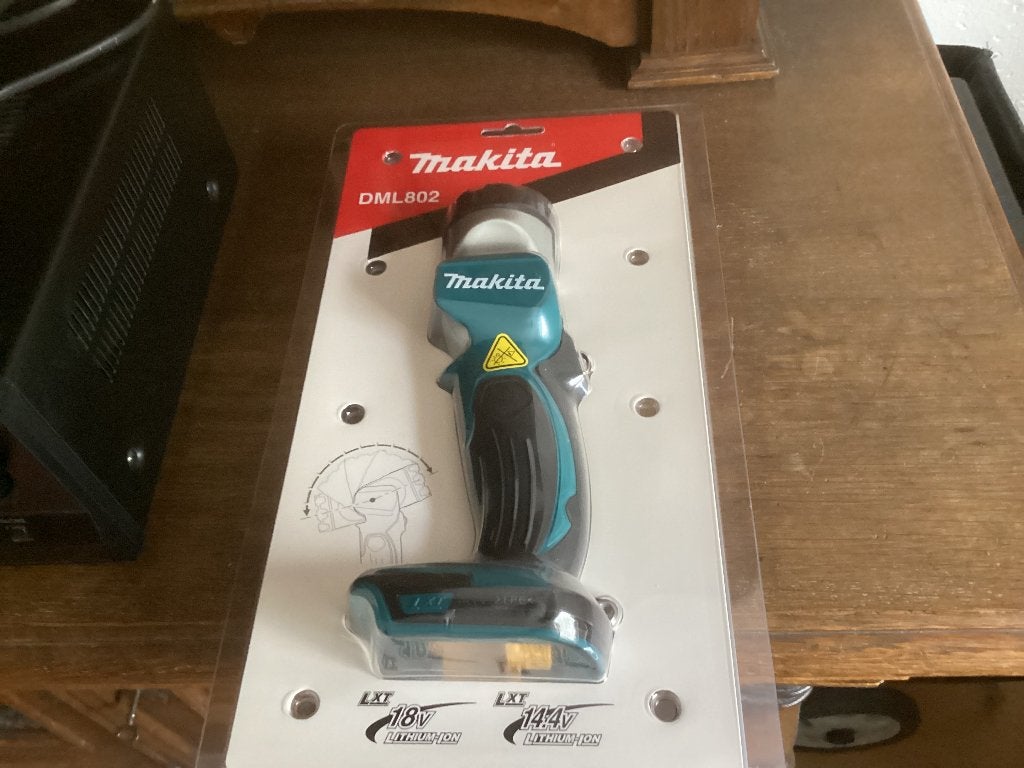 Nieuwe Makita Voor in het noodpakket Body lamp DML802 18V, Doe-het-zelf en Verbouw, Gereedschap | Machine-onderdelen en Toebehoren