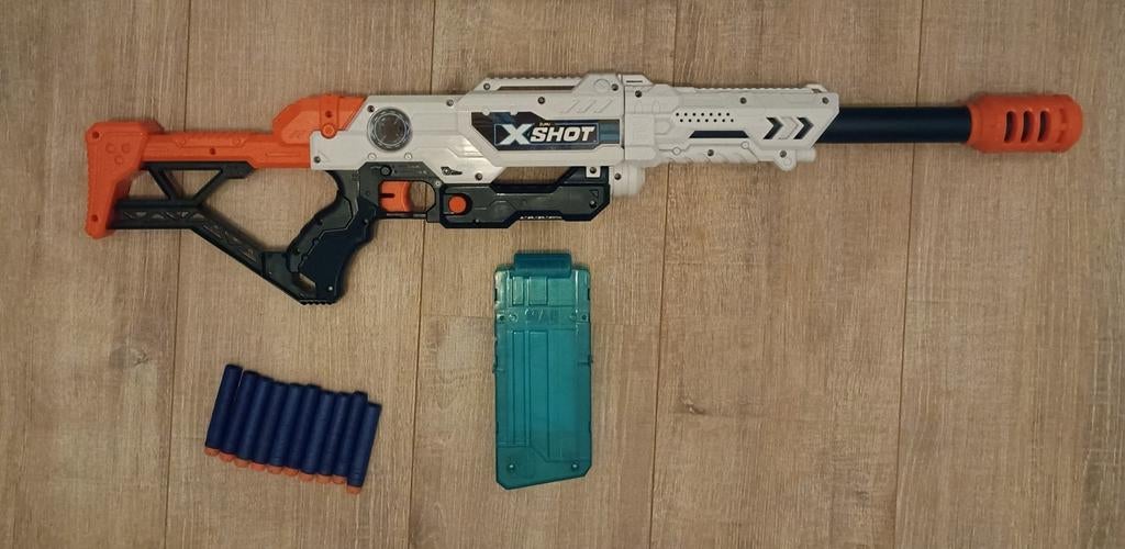 X-Shot Blaster met magazijn en pijltjes en target, Ophalen, Gebruikt