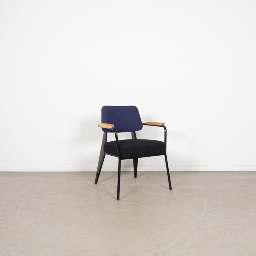 1x Vitra Prouve Direction Fauteuil Donkerblauw/Zwart Stof, Huis en Inrichting, Fauteuils, Niet ingevuld, Zo goed als nieuw, Niet ingevuld