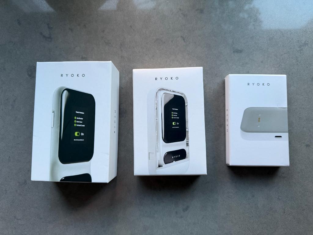 WiFi Ryoko Pro met Dockingstation en beschermhoes, Ophalen of Verzenden, Nieuw, Router, Ryoko
