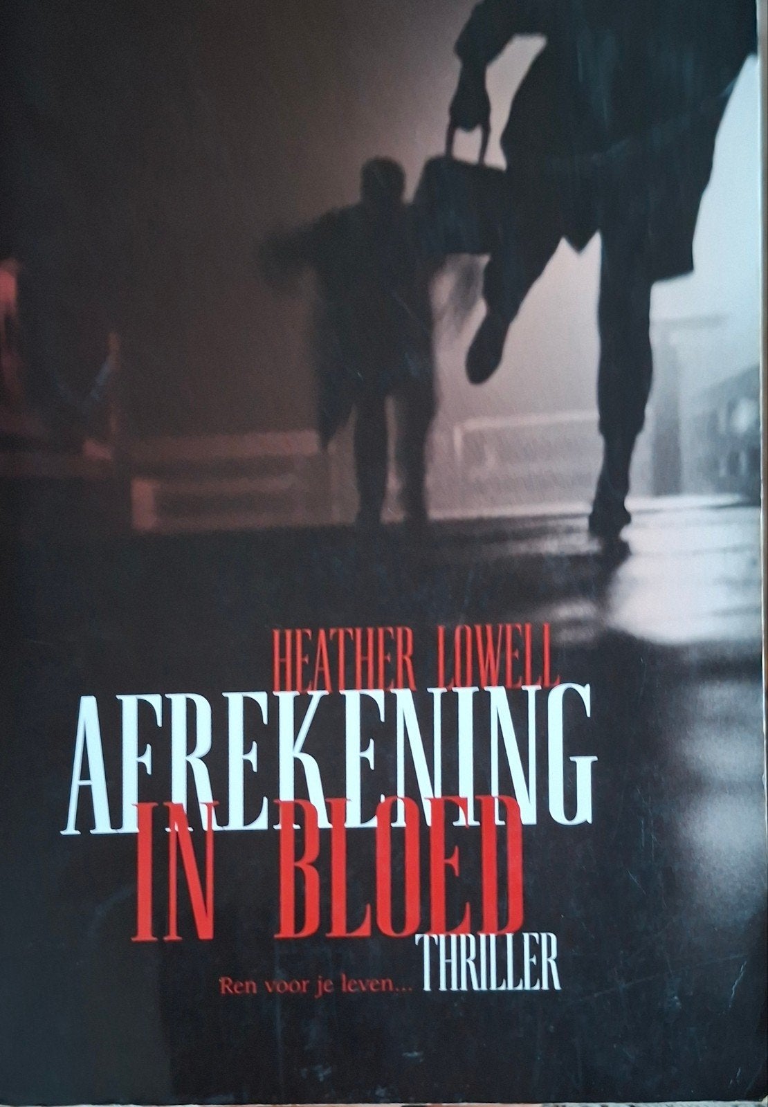 Afrekening in Bloed - ISBN 9085190185 (Thriller), Ophalen of Verzenden, Gelezen, Heather Lowell, Nederland