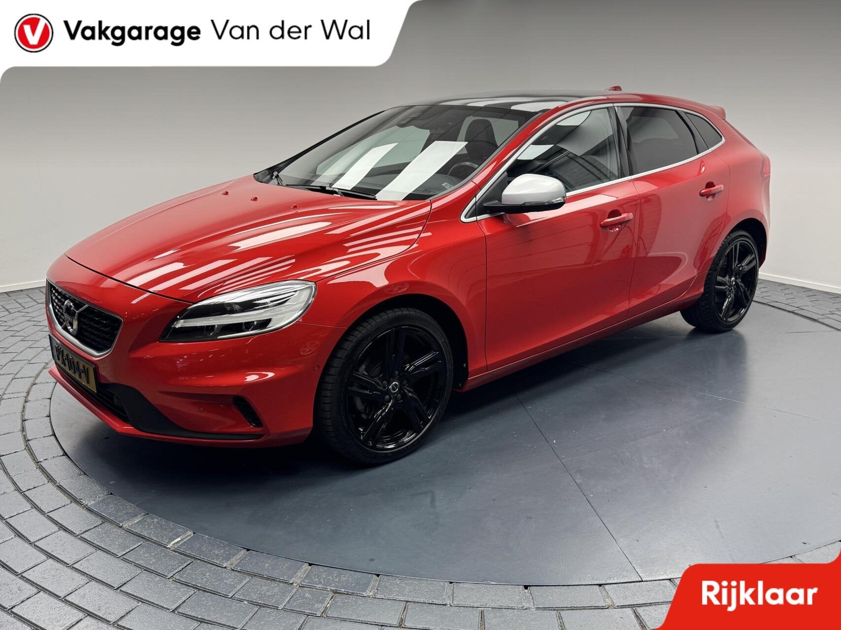 Volvo V40 2.0i T4 R-Design Navigatie-Cr.contr-Clima-Camera-P, Auto's, Voorwielaandrijving, Gebruikt, Bedrijf, Handgeschakeld