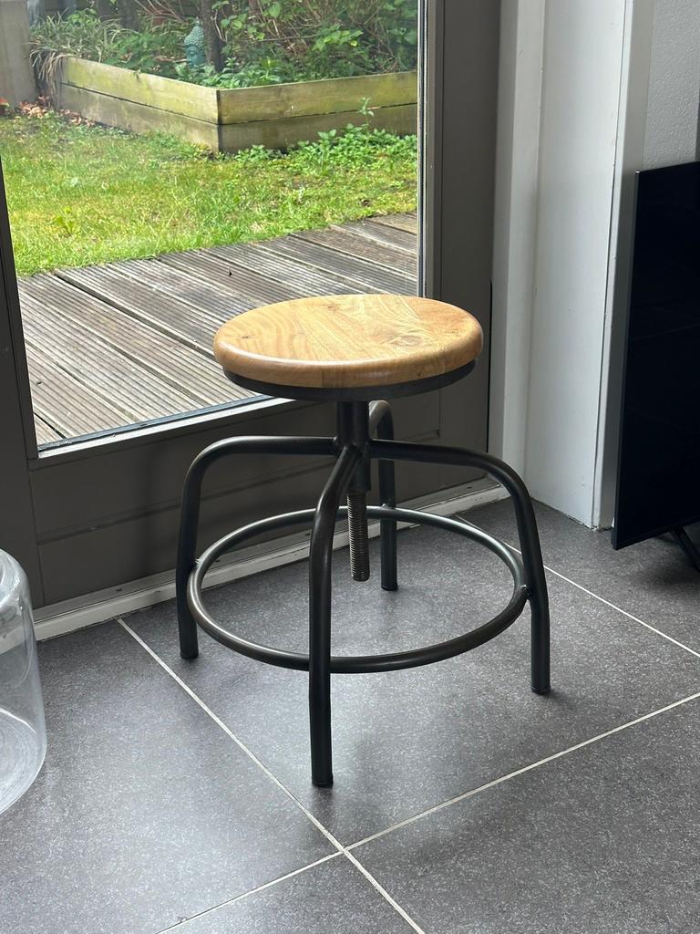 In hoogte verstelbare krukjes - Hout en metaal, Ophalen, In hoogte verstelbaar, Gebruikt, Hout
