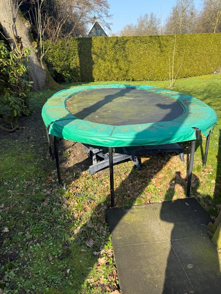 Ovale trampoline 390x250 cm, Ophalen, Gebruikt
