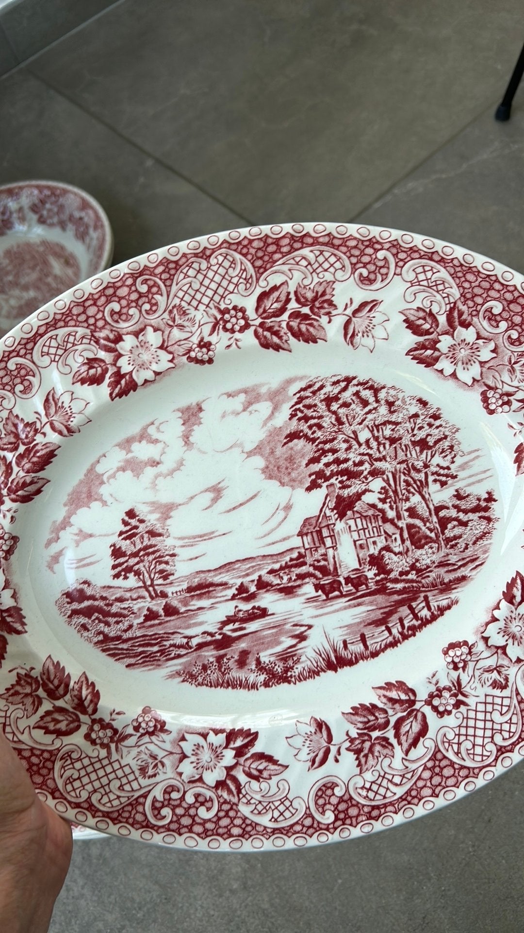 Antiek roze servies, Ophalen