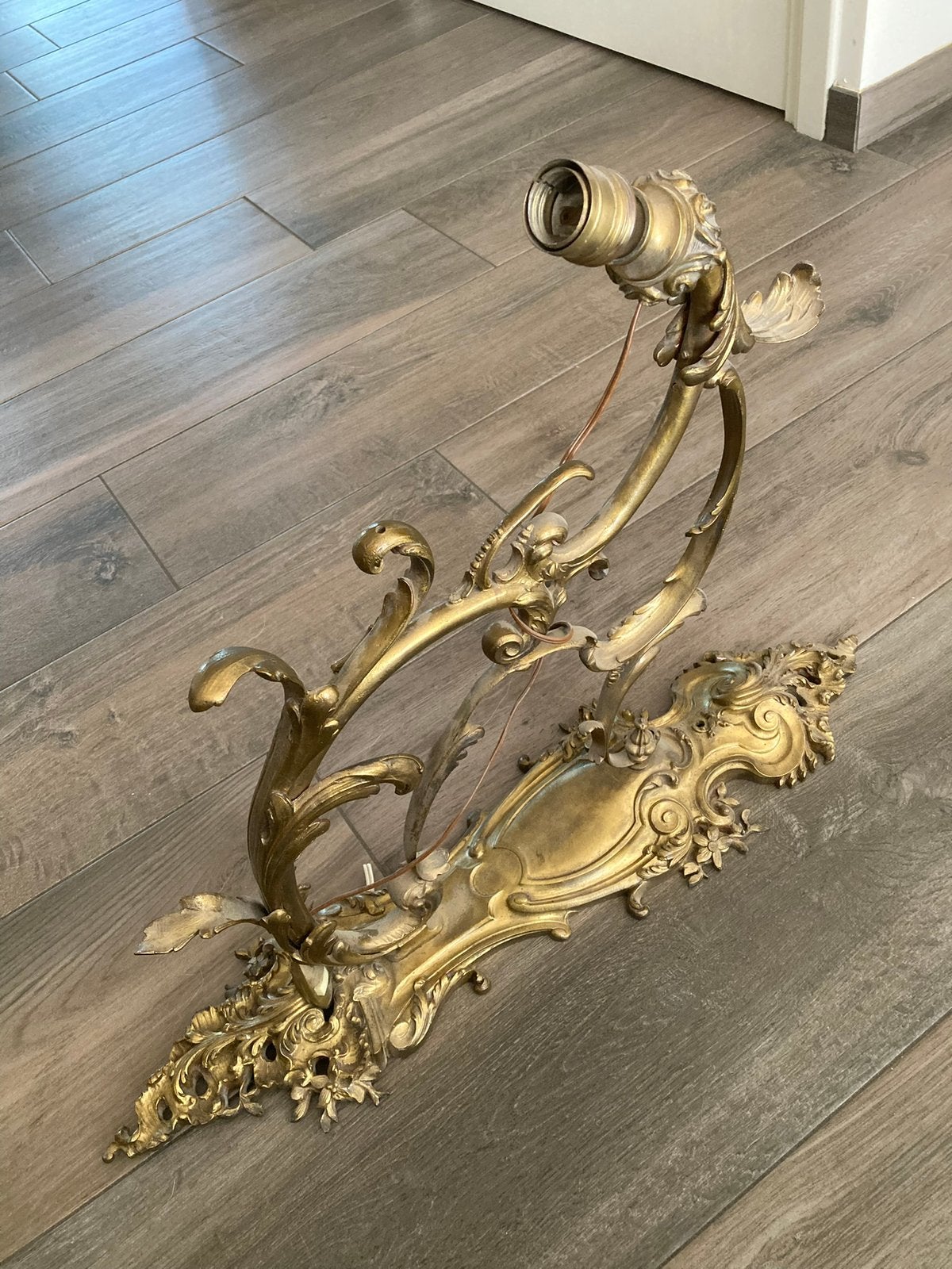 Antieke bronzen wandlamp, Huis en Inrichting, Lampen | Kroonluchters, Ophalen, Gebruikt, Overige materialen, Antiek