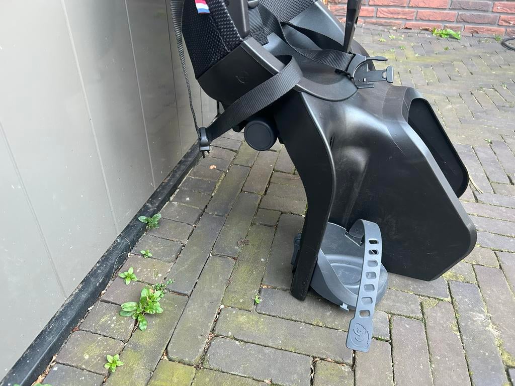 Fietsstoeltje achter zwart, Fietsen en Brommers, Ophalen of Verzenden, Zo goed als nieuw, Achterzitje, Voetsteuntjes