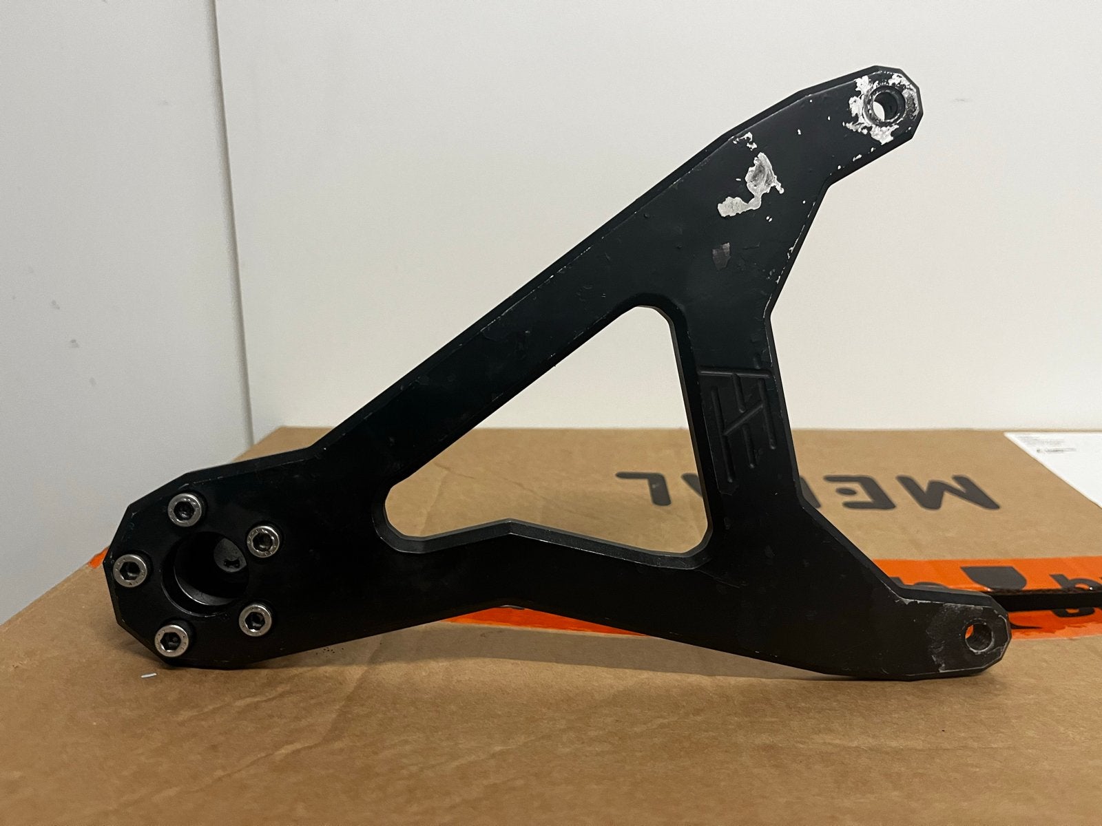HT brace, Ophalen