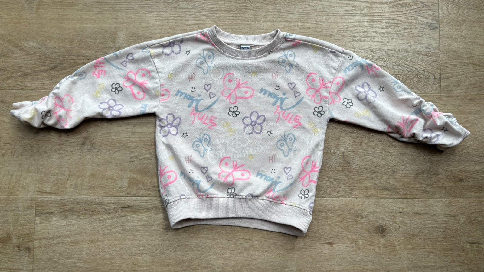 Maat 122. Leuke sweater., Ophalen of Verzenden, Zo goed als nieuw, Meisje, Trui of Vest
