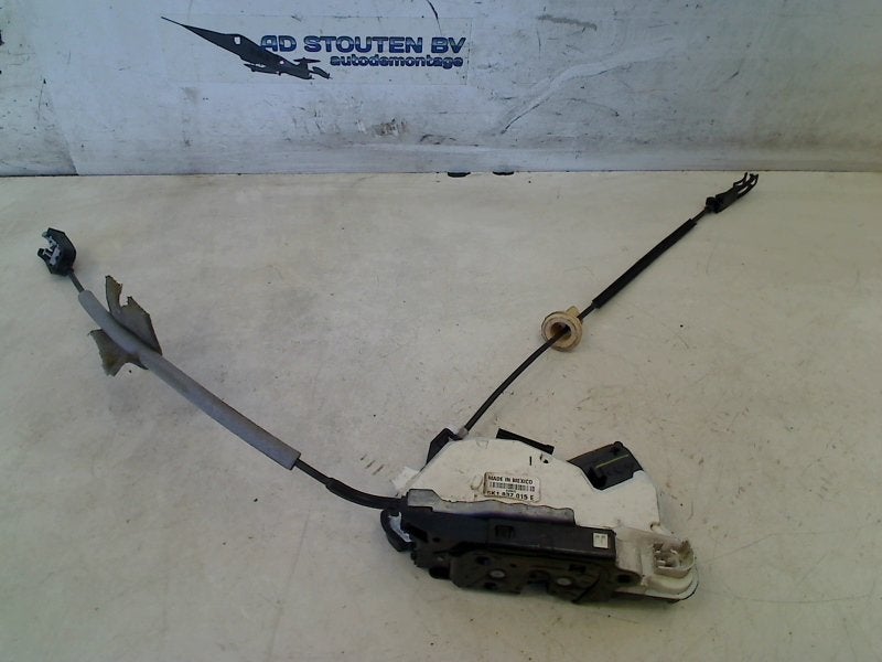 Portierslot Links Voor Jetta IV (162/16A) 2013, Auto-onderdelen, Gebruikt, Volkswagen, Volkswagen AG, Kundenbetreuung@volkswagen.de