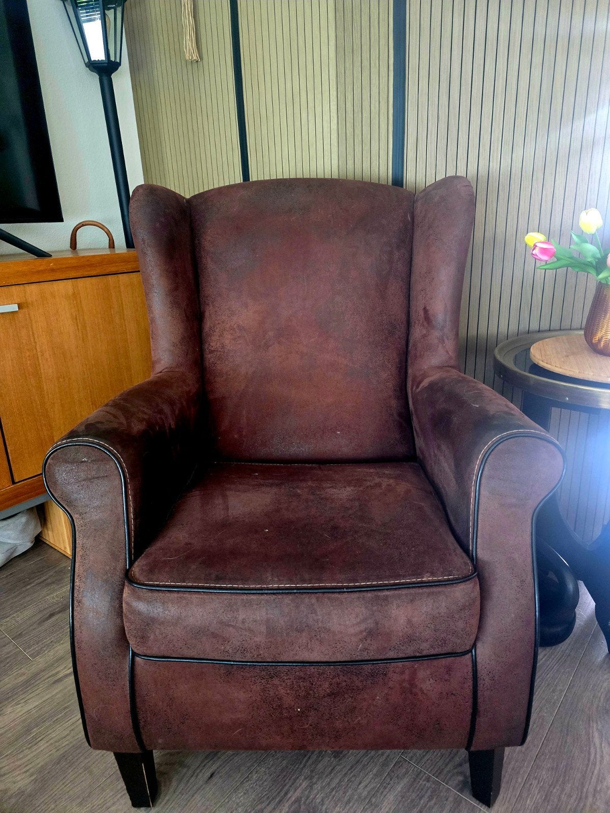 Comfortabele bruine fauteuil, Ophalen, Gebruikt, Klassiek, Comfortabel, 75 tot 100 cm
