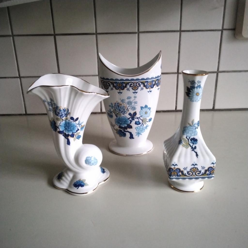 3 royal albert works staffordshire/astbury  vazen, Overige kleuren, Ophalen of Verzenden, Minder dan 50 cm, Glas