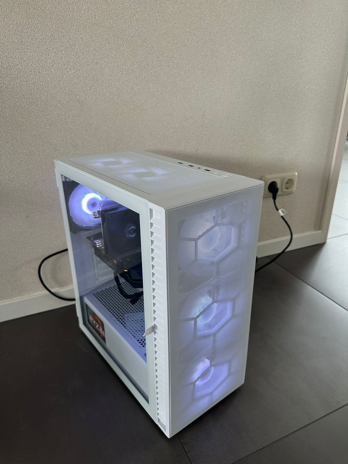 Game pc gtx2060 ryzen 5 5600x 32ram, Spelcomputers en Games, Games | Pc, Ophalen of Verzenden, Zo goed als nieuw