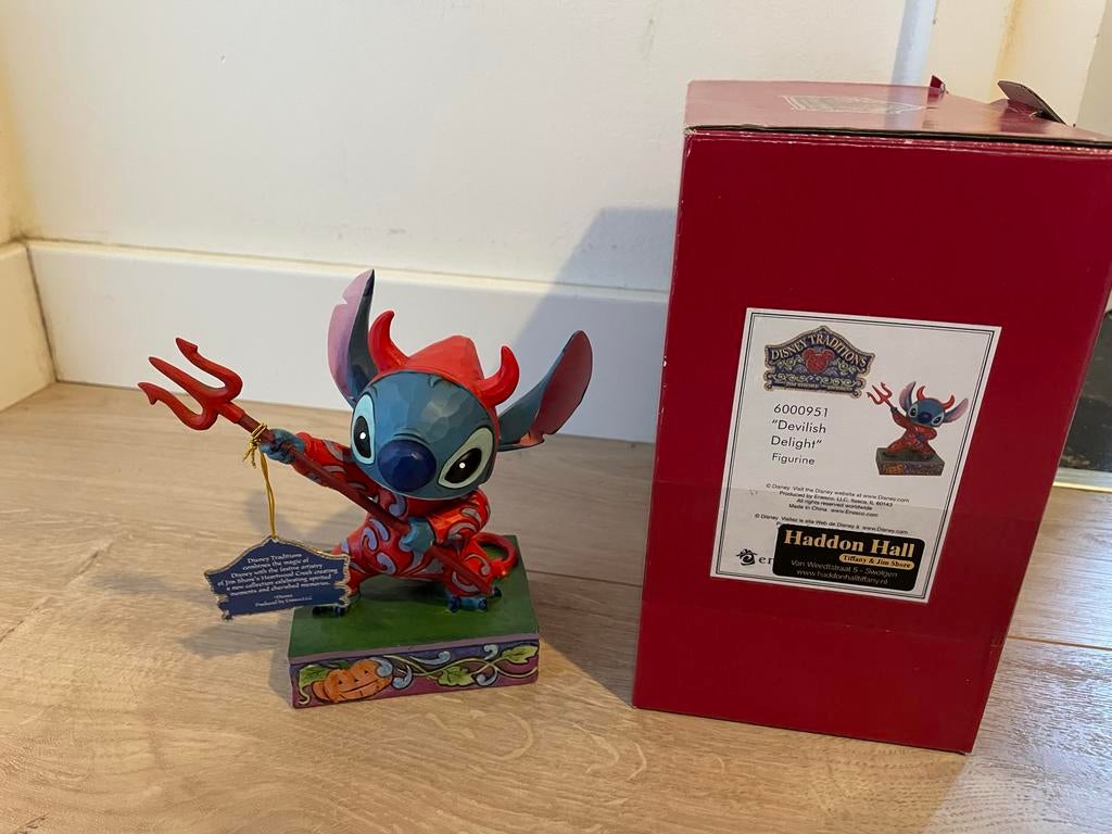 Disney Traditions Jim Shore Stitch 'Devilish Delight' - 15cm, Verzamelen, Ophalen of Verzenden, Overige figuren, Nieuw, Beeldje of Figuurtje