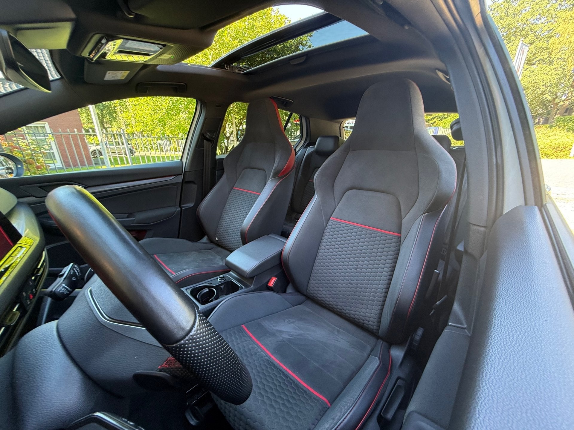 Foto 12 van Volkswagen Golf 2.0 TSI GTI CLUBSPORT PANO/HUD/NURBURG/KEYLE