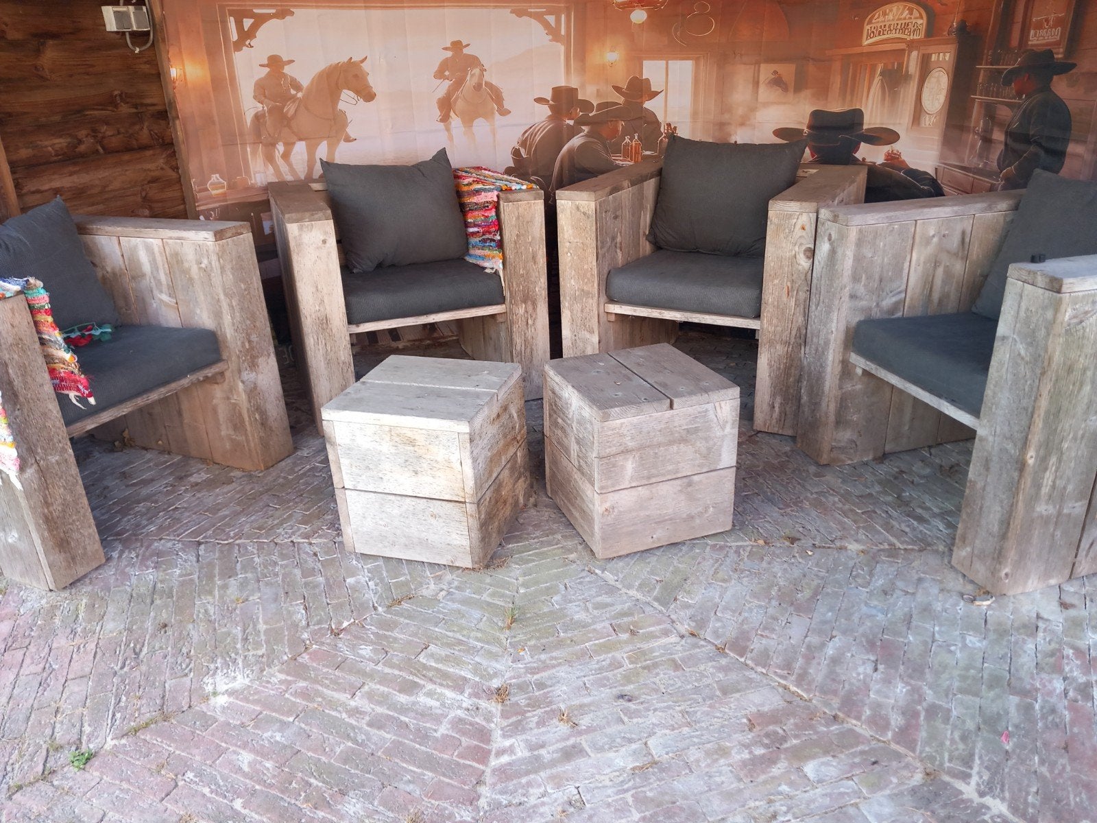 Tekoop vier steigerhouten stoelen, Ophalen, Gebruikt, Steigerhout