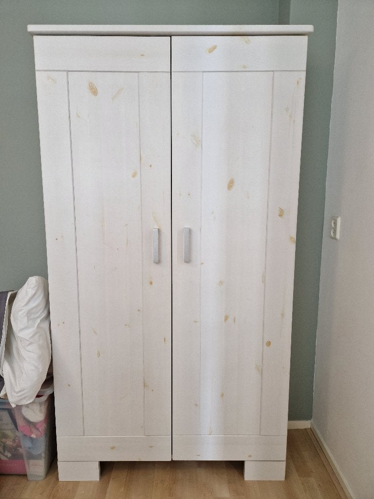 Grenen kledingkast voor kinderkamer, Kinderen en Baby's, Kinderkamer | Commodes en Kasten, Ophalen, Gebruikt, Kast, 50 tot 70 cm
