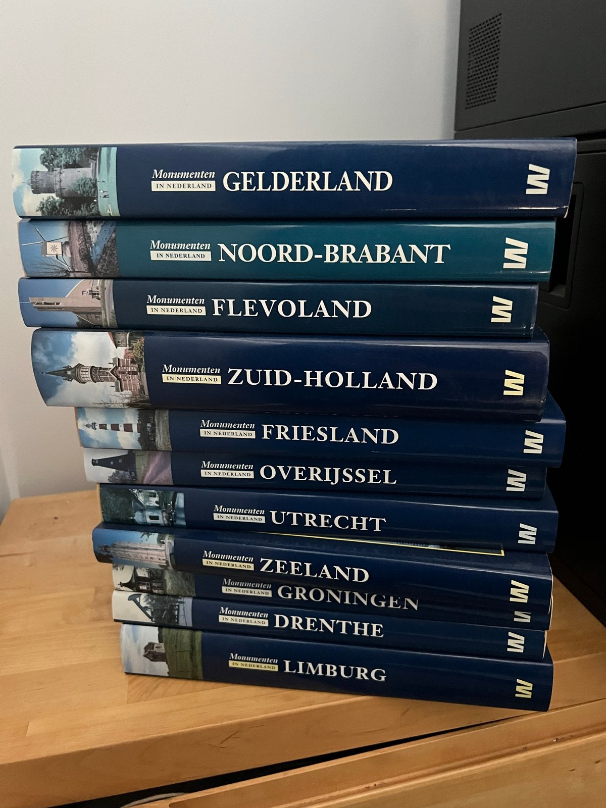 Monumenten in Nederland - Complete set (11 delen), Ophalen, 20e eeuw of later, Zo goed als nieuw