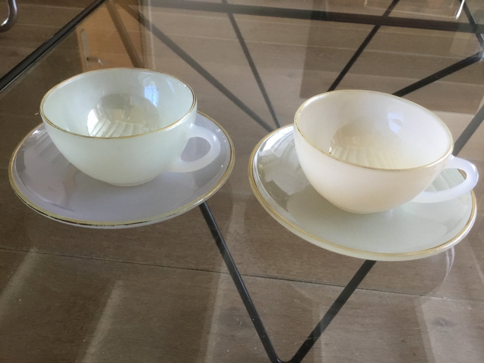 2 Vintage Arcopal France koffie/mokka kopjes met schotels, Ophalen of Verzenden