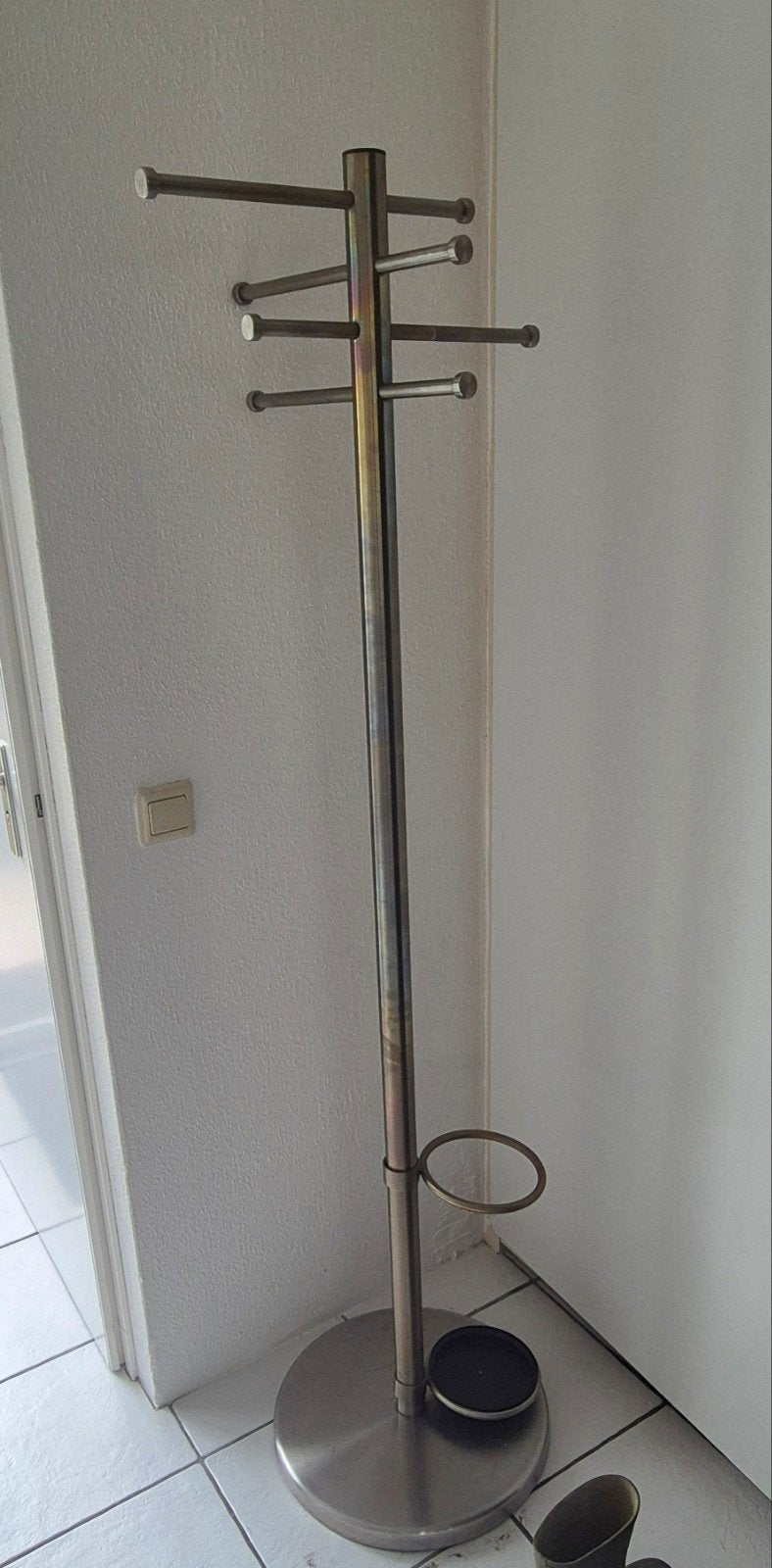 metalen kapstok met 8 haken en geïntegreerde parapluhouder, Gebruikt, Minder dan 100 cm, Metaal, Ophalen