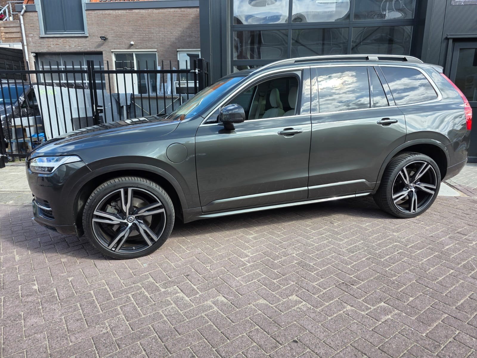 Volvo XC90 T8 2018 Twin Engine Plug-in Hybrid 390pk 7P AWD, 2199 kg, Beige, 1969 cc, 7 stoelen