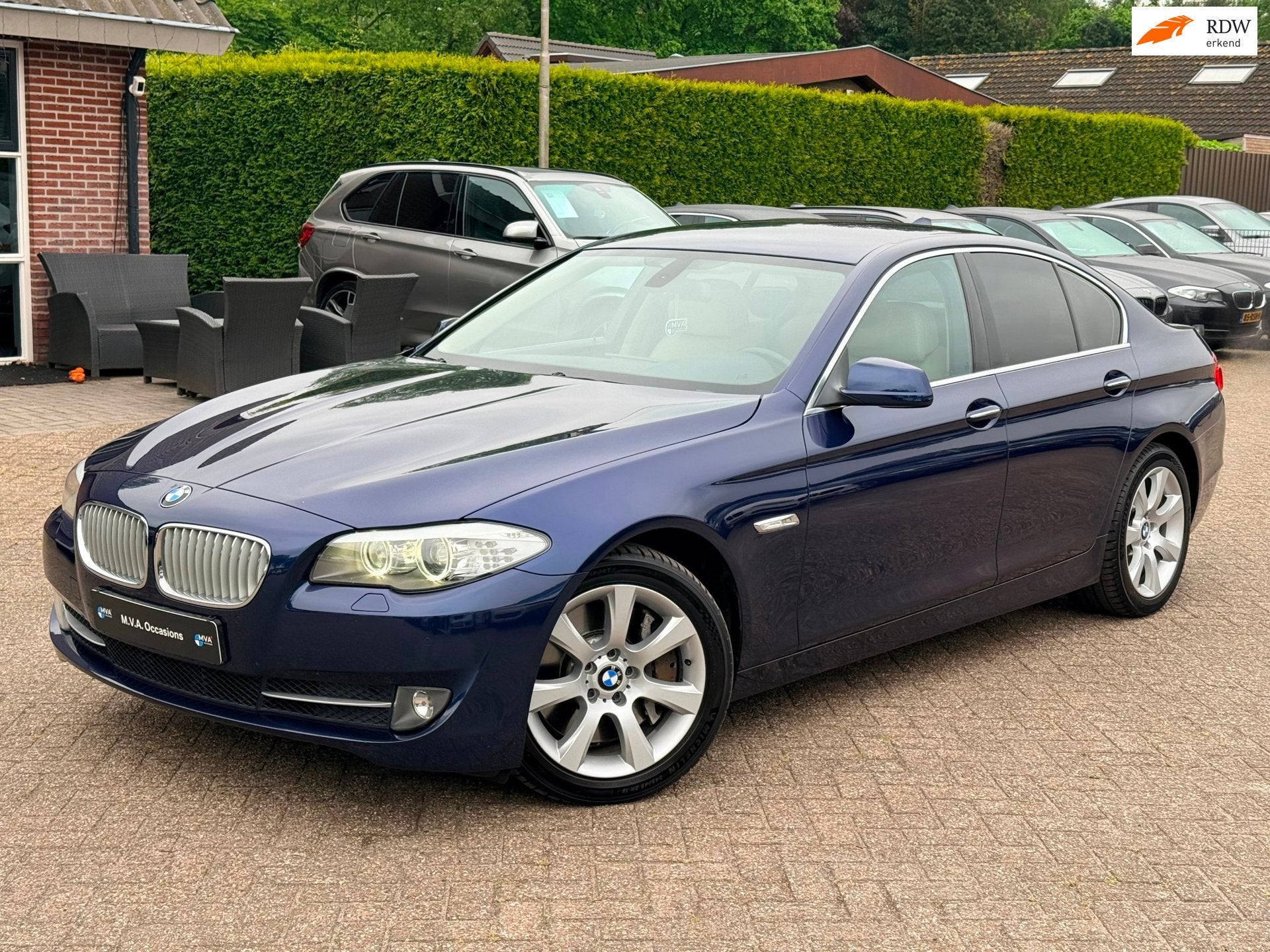 BMW 5-serie 550i High Executive|Ketting + Klepseals vervange, Auto's, Automaat, Euro 5, Achterwielaandrijving, Gebruikt