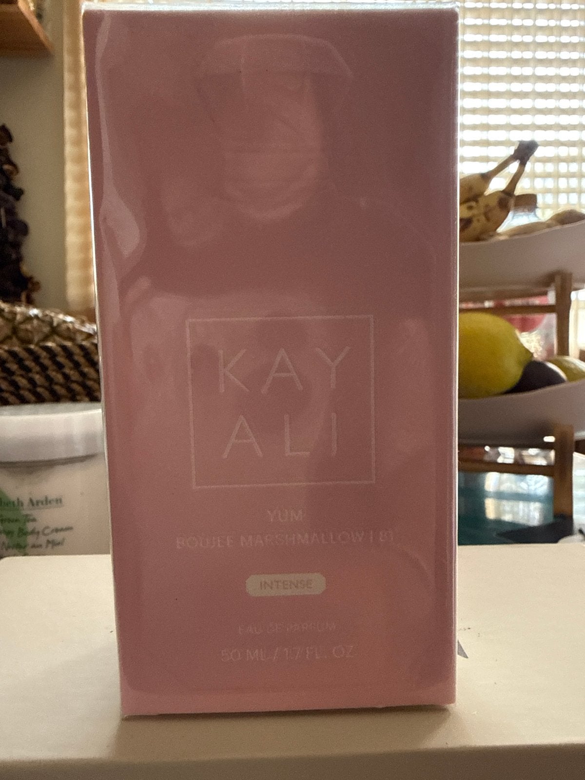 KAYALI YUM Boujee Marshmallow 1.7 FL. OZ. Eau de Parfum, Sieraden, Tassen en Uiterlijk, Uiterlijk | Parfum, Ophalen of Verzenden