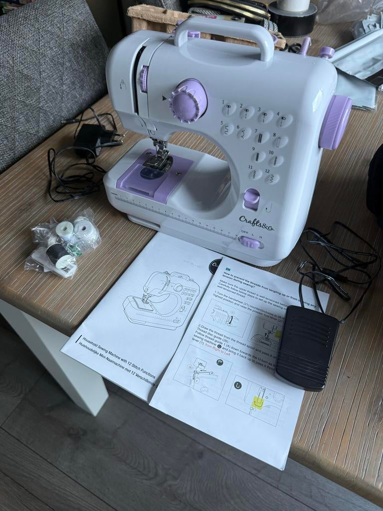Crafts & Co. Mini Naaimachine - Compact & Draagbaar, Ophalen of Verzenden, Nieuw, Naaimachine, Overige merken