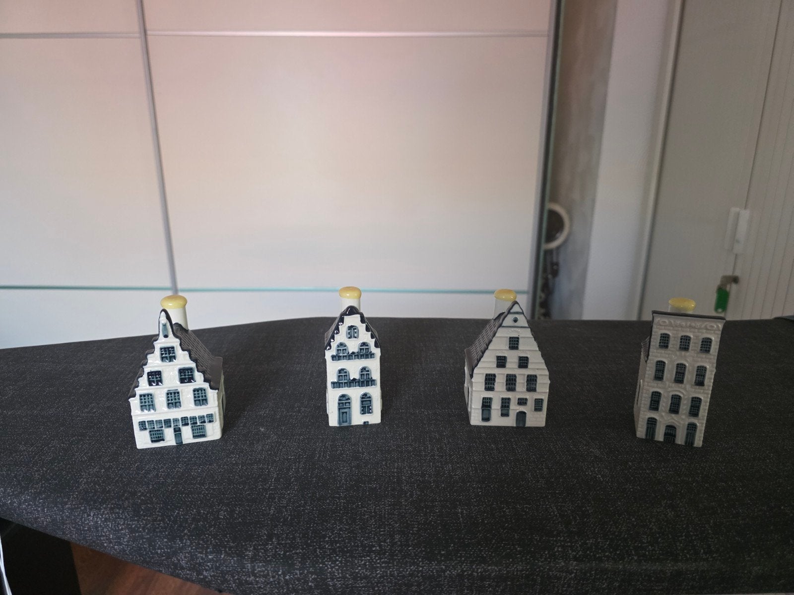 KLM Huisjes te koop - Set van 4, Verzamelen, Ophalen of Verzenden, Gebruikt, 1 t/m 20