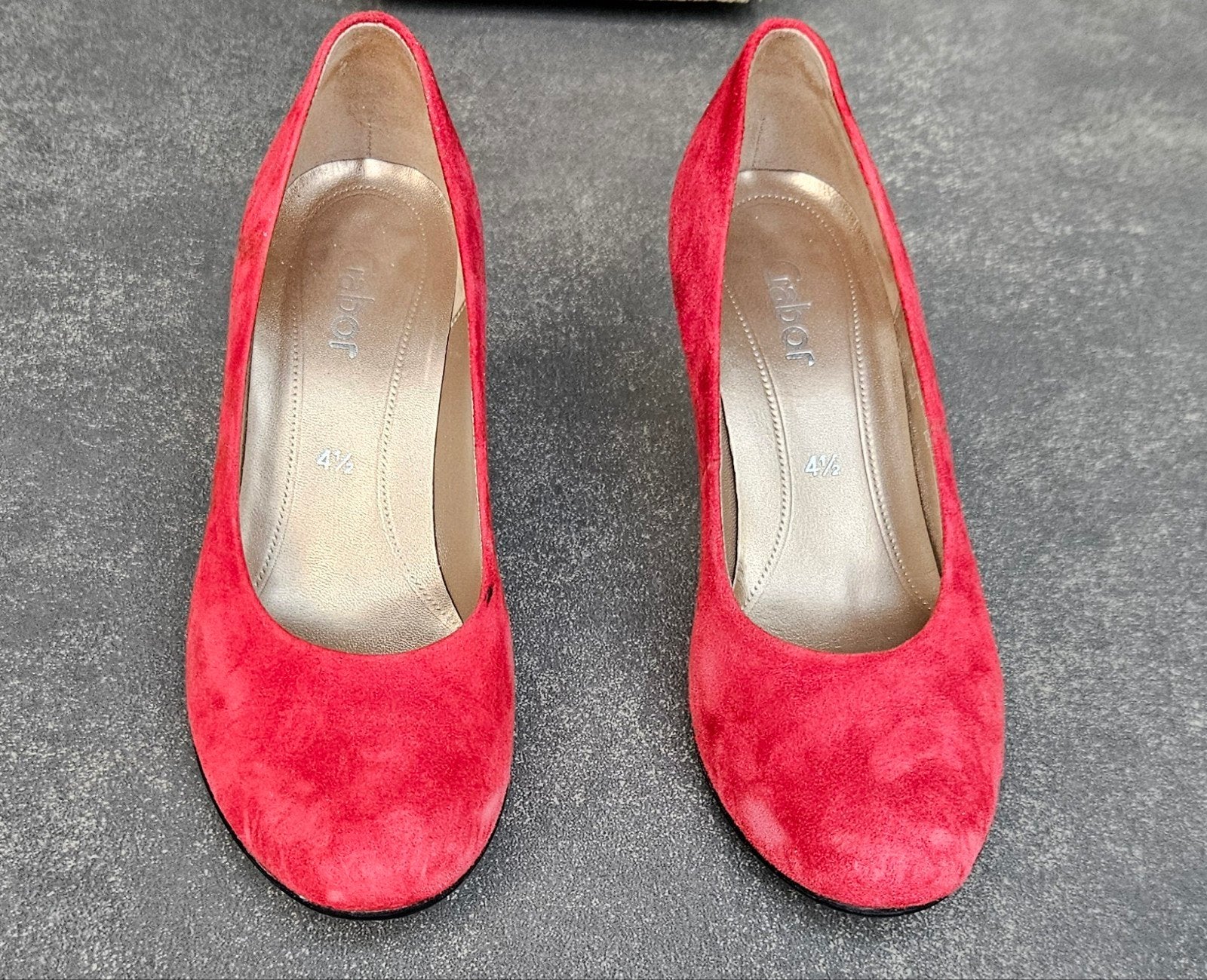 Mooie rode pumps van Gabor maat 4,5, Gabor, Ophalen of Verzenden, Zo goed als nieuw, Schoenen met hoge hakken