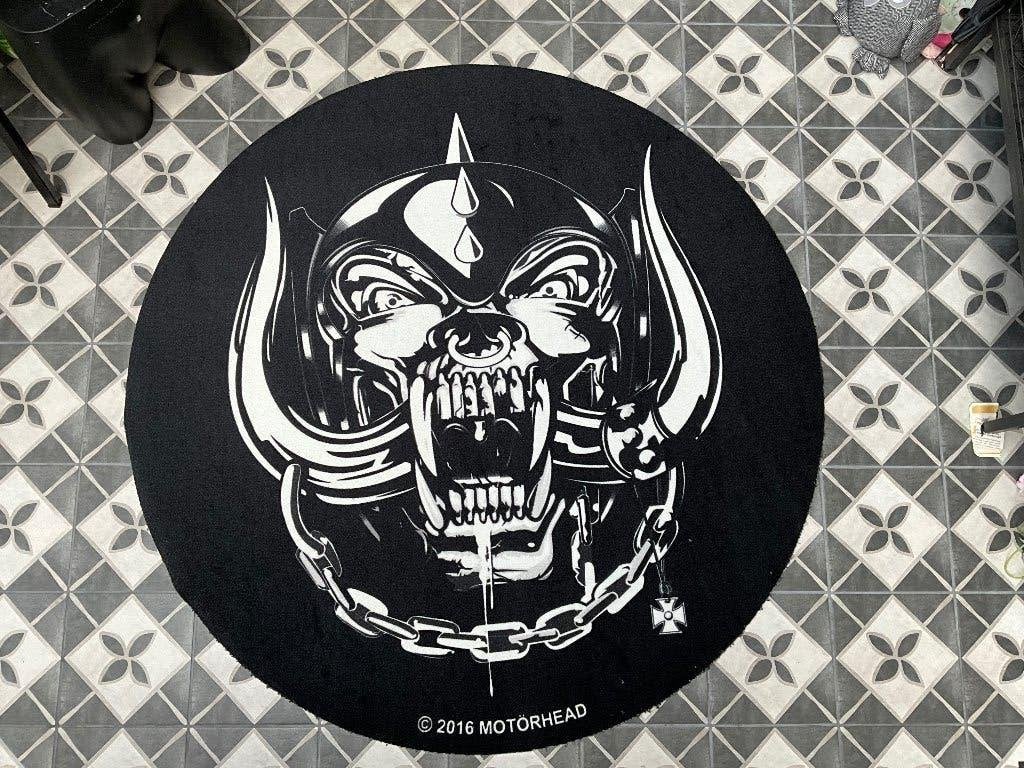 Motörhead Warpig/logo tapijt, doorsnee ca 118 cm. nieuw, Nieuw, Ophalen of Verzenden, Motörhead Warpig/logo tapijt, doorsnee ca 118 cm. nieuw