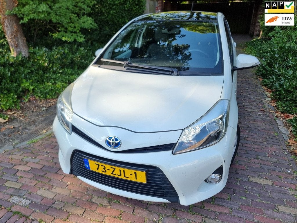 Toyota Yaris 1.5 Full Hybrid Dynamic Pano/Navi/Half leder, Auto's, Euro 5, 1497 cc, Gebruikt, 4 cilinders