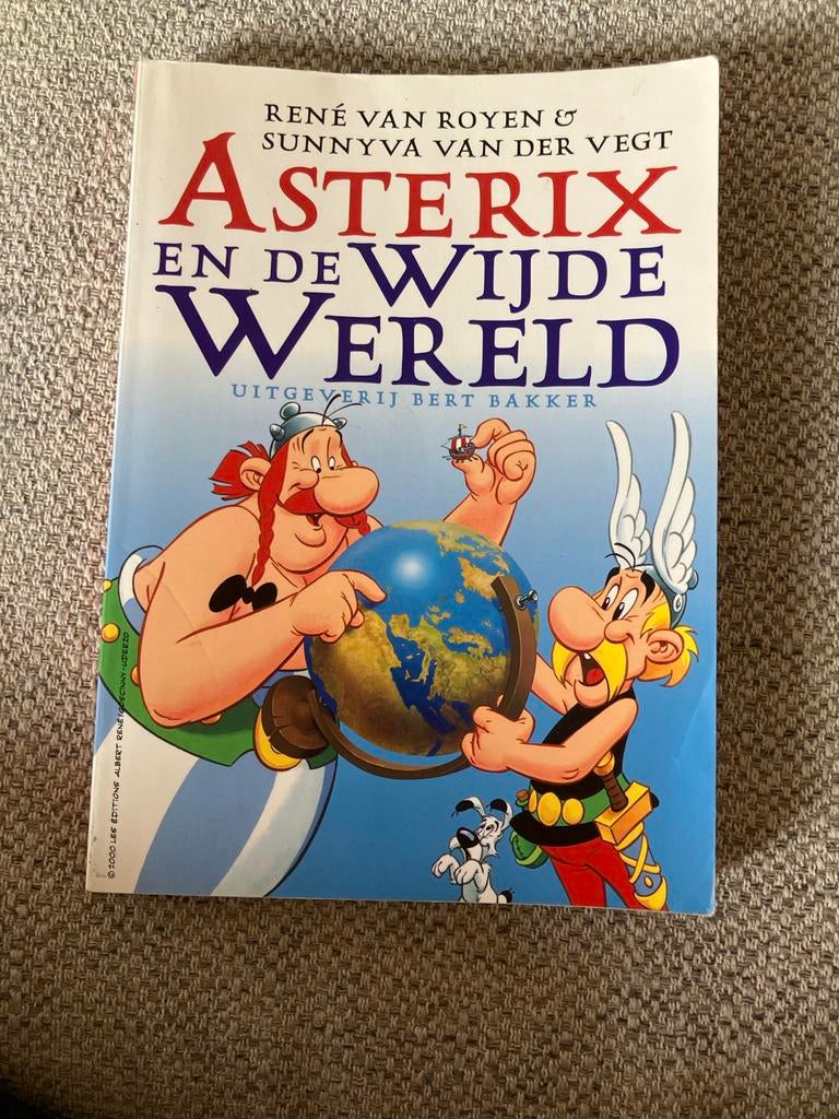 Asterix en de wijde wereld - Boek in goede staat, Boeken, Ophalen of Verzenden, Gelezen, Fictie algemeen